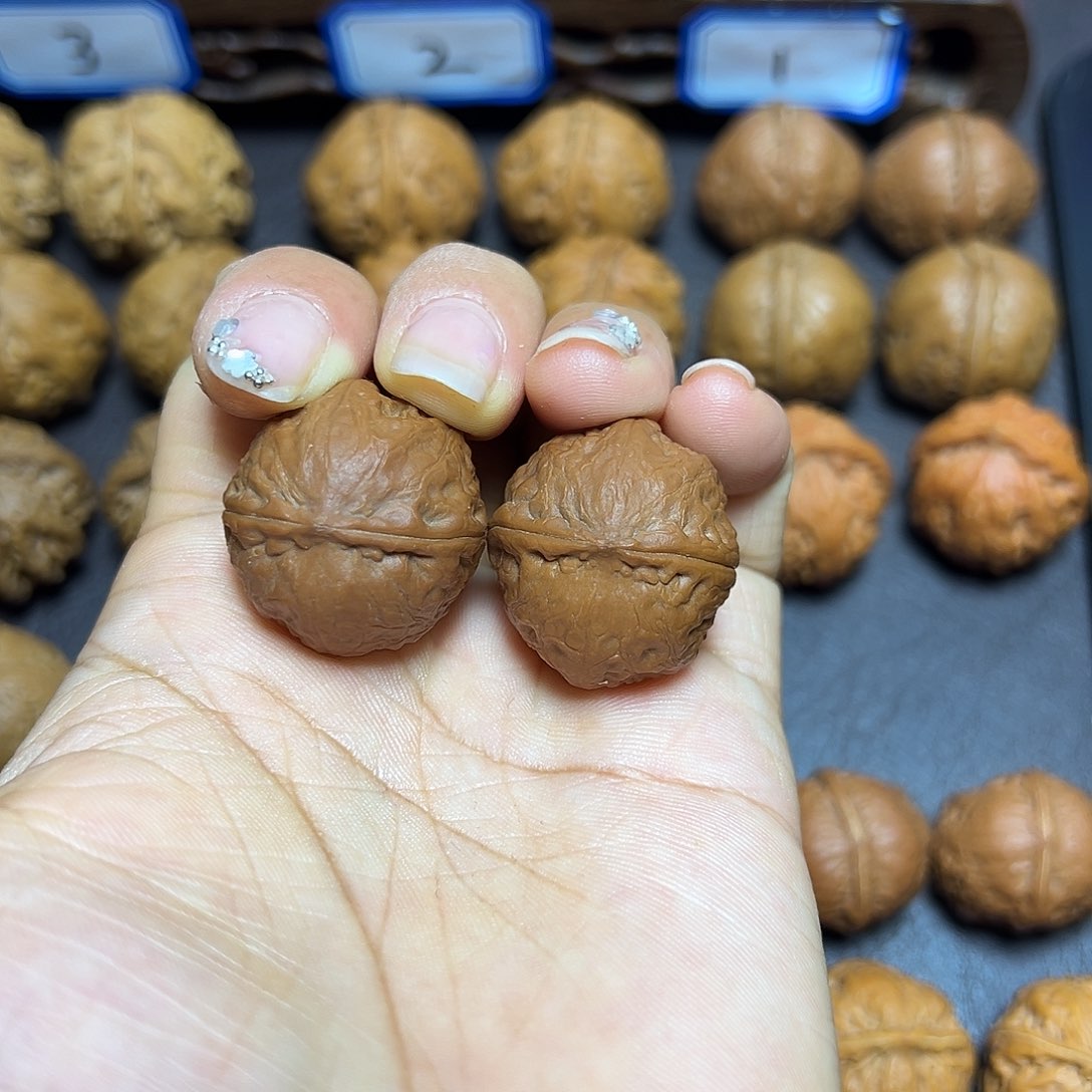 文玩核桃吊坠红皮铁锤26