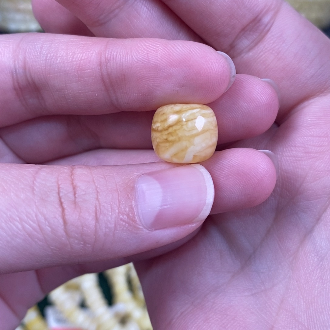 听***眠蜜蜡未镶嵌珠宝奇石