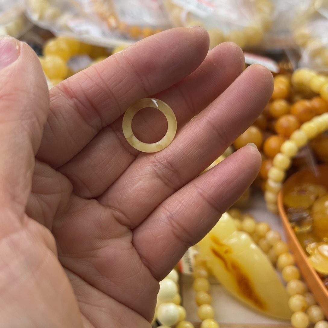 琥珀珠宝奇石未镶嵌