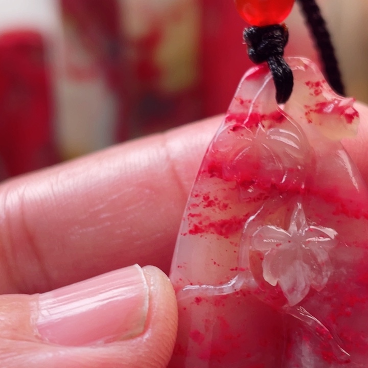 巴林鸡血石何**子满满血