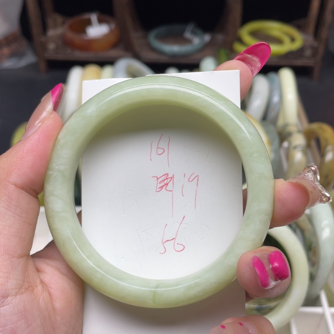 未镶嵌蛇纹石玉手镯