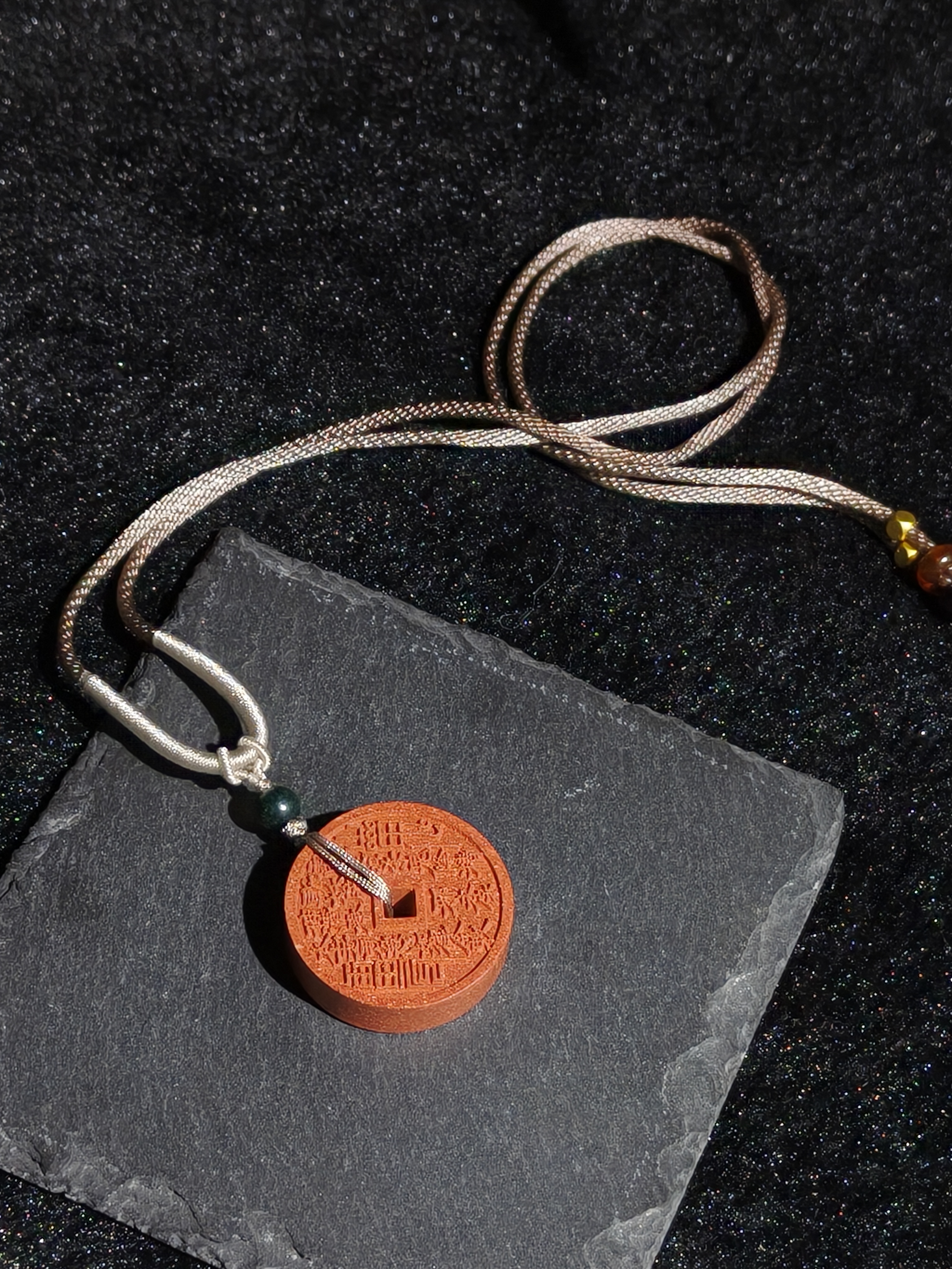 御紫坊天然古法合香花蕊夫人山鬼花钱吊坠护身平安收藏佩戴送礼