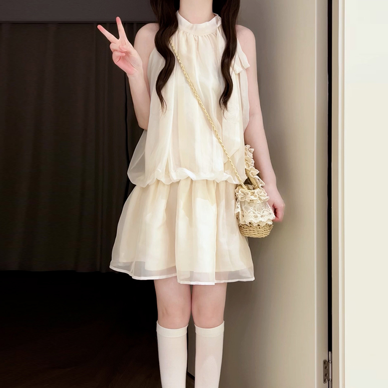 0206法式高级感露肩挂脖连衣裙女春季新款小众独特绝美无袖蛋糕裙