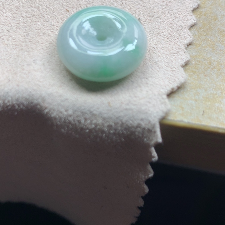 翡翠颈饰未镶嵌吊坠