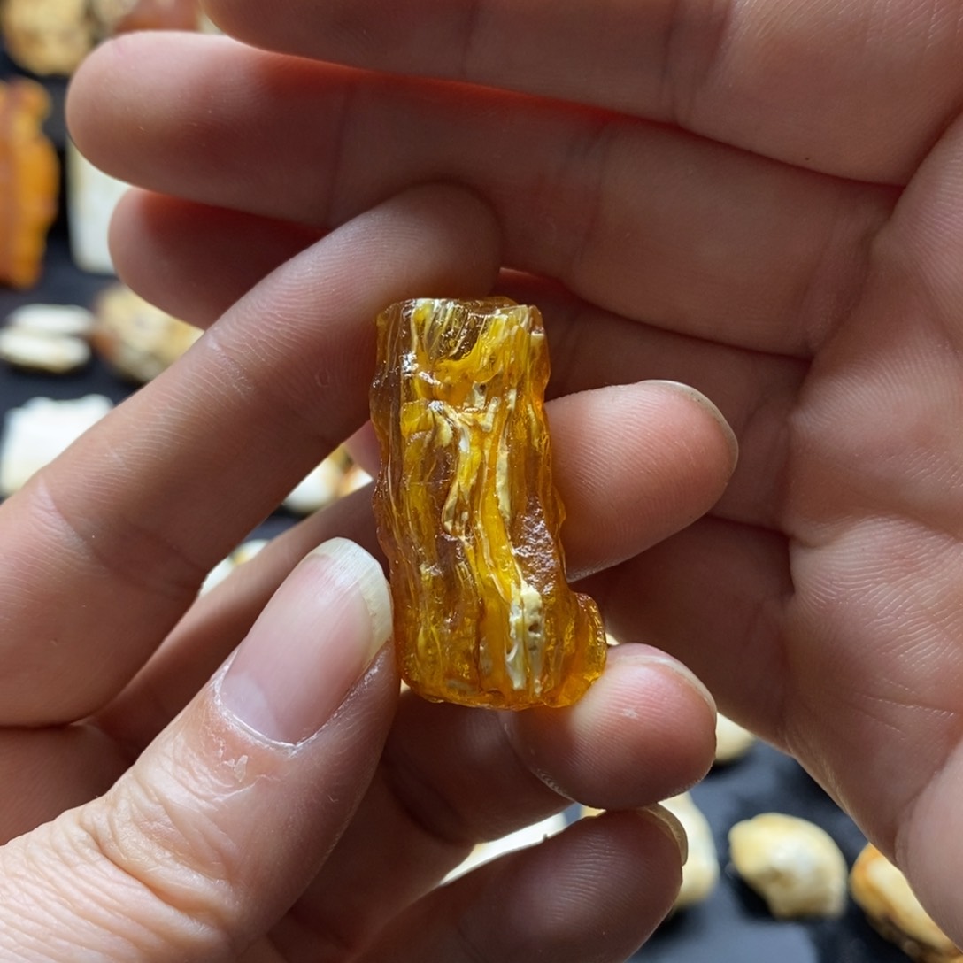 定制琥珀未镶嵌蜜蜡