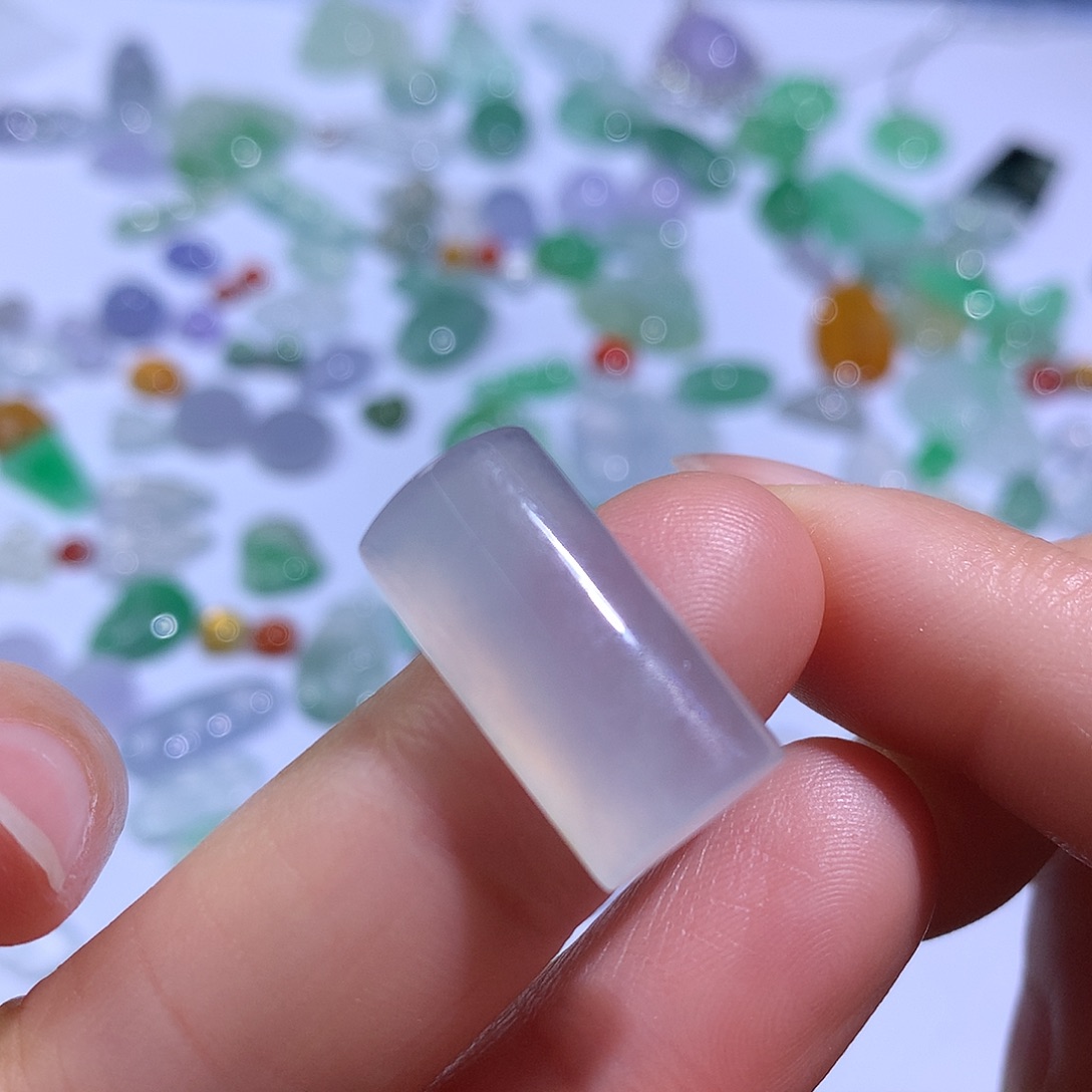 翡翠颈饰未镶嵌柱子