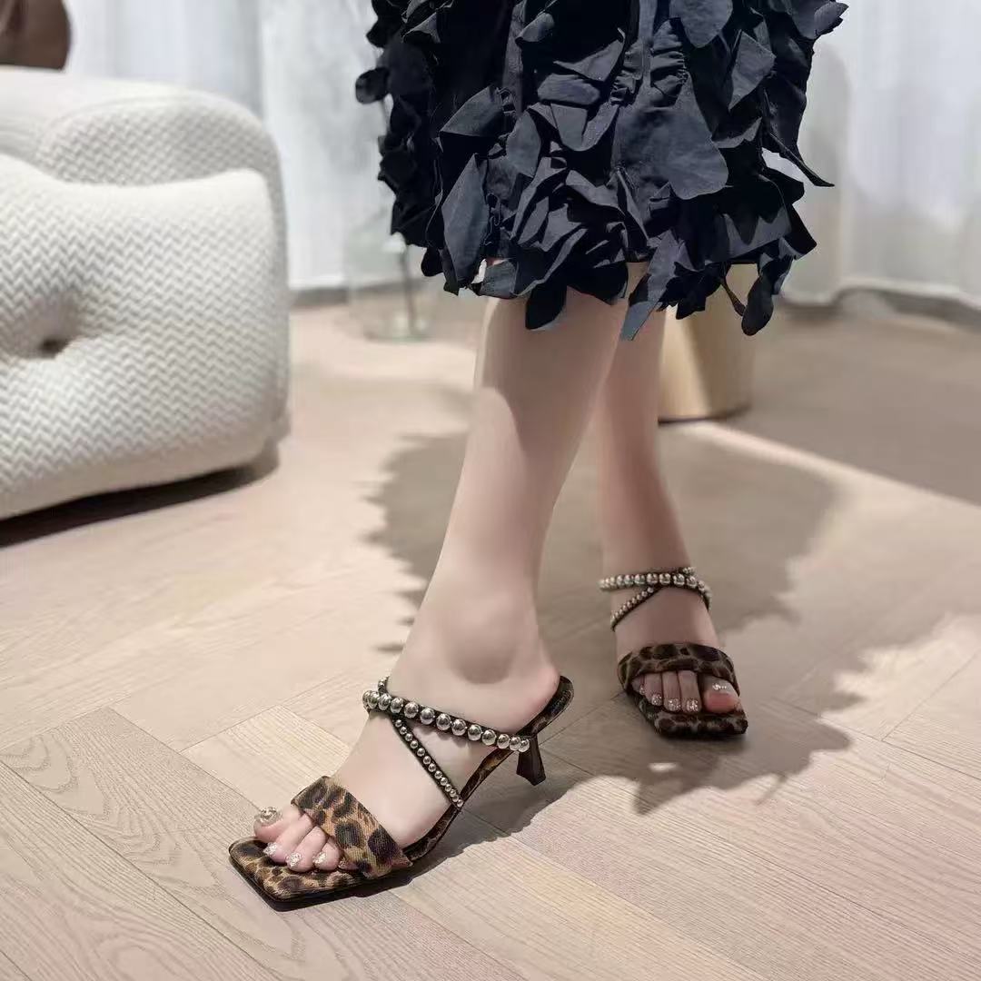 C8010  豹纹  时尚方头2025新款气质高跟一字时装女拖鞋