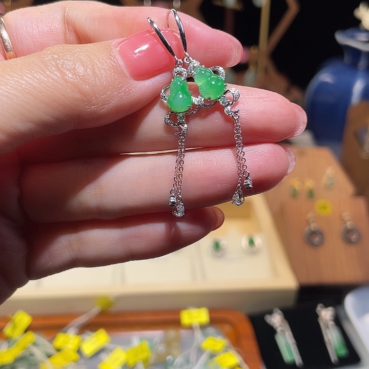 翡翠18K金镶嵌耳饰