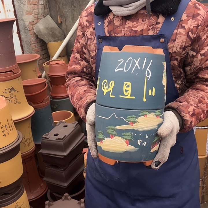 紫砂紫砂花盆和小盆栽