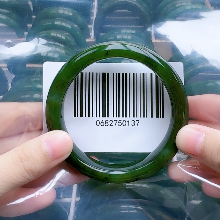 和田玉（碧玉）手镯未镶嵌5758微瑕