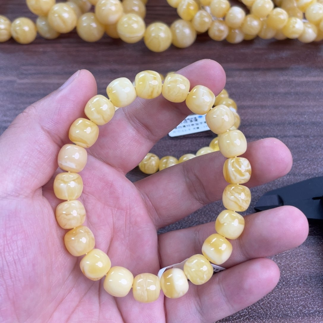 未镶嵌琥珀裸石1160000000