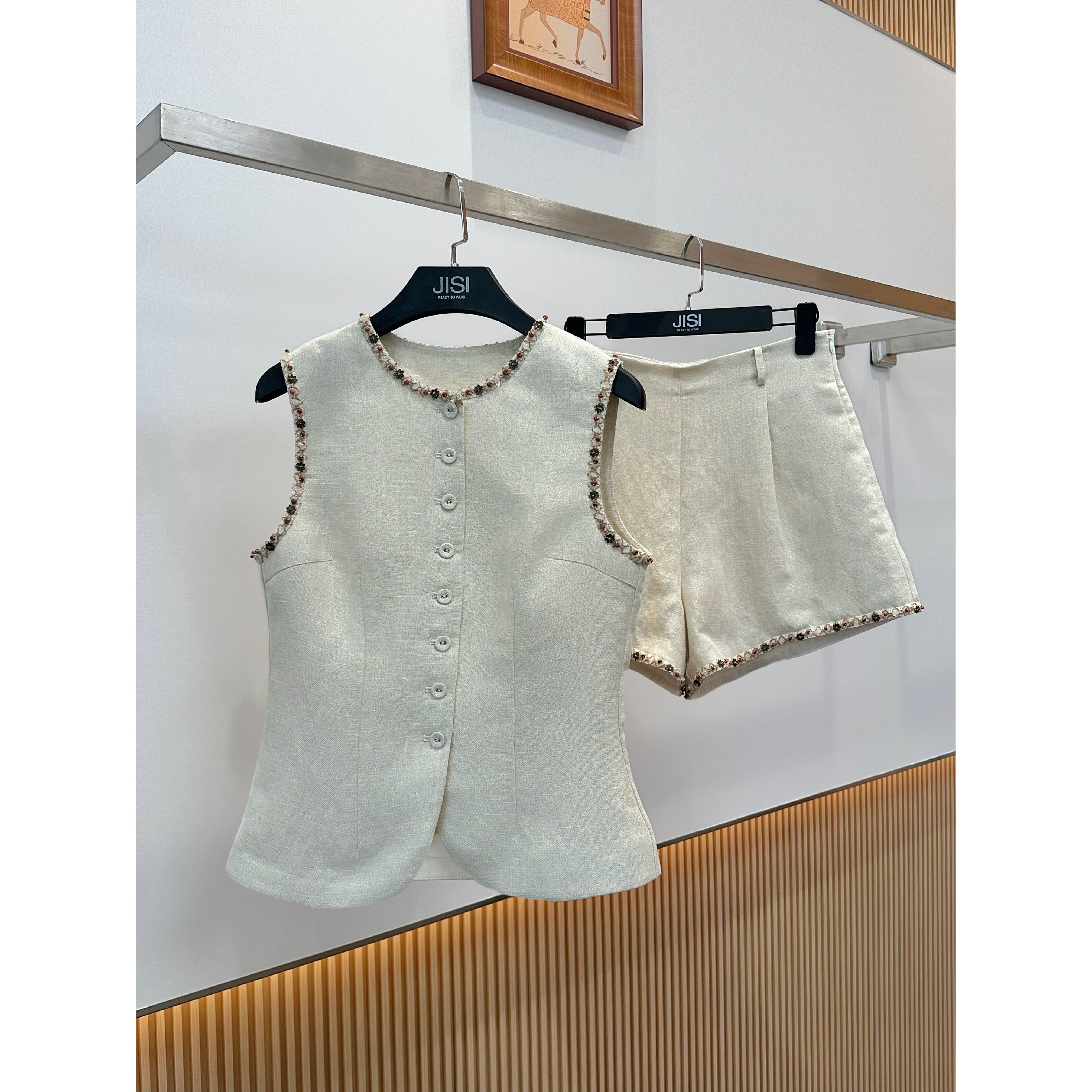 JISI L+{度假限定}老钱风无袖马甲短裤套装-TZ25287