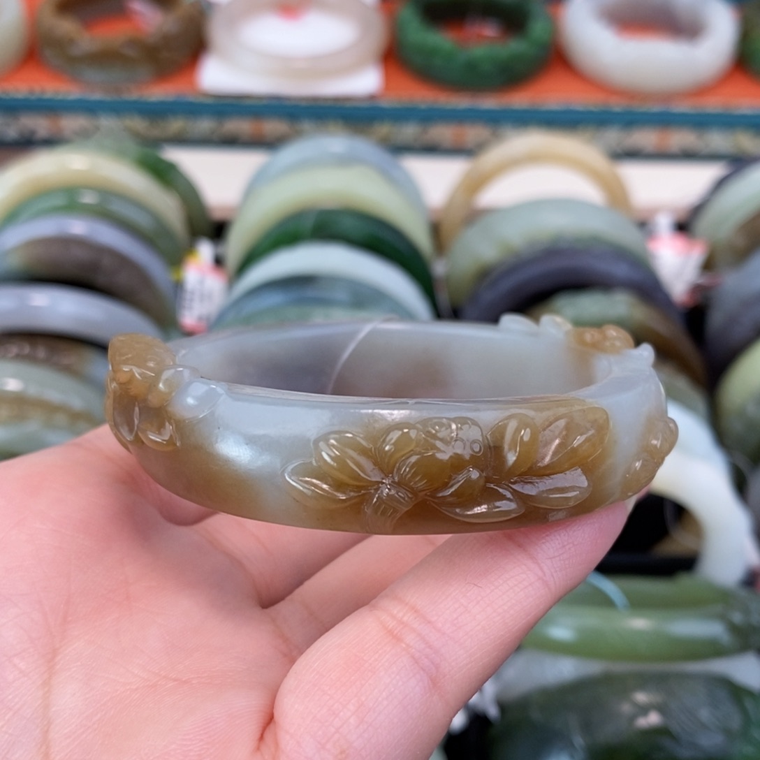 和田玉未镶嵌手镯54.6