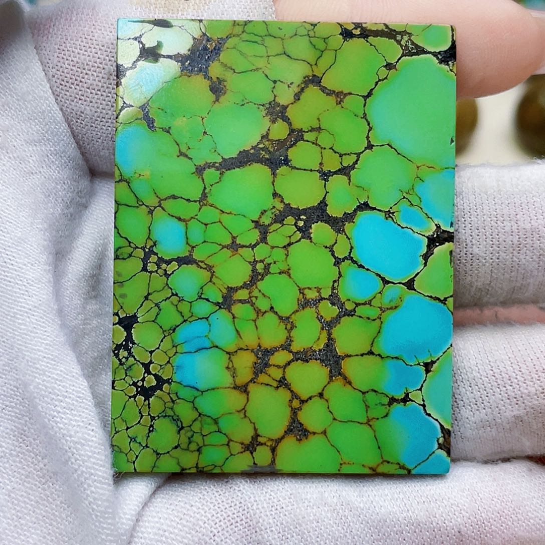 绿松石未镶嵌饰品