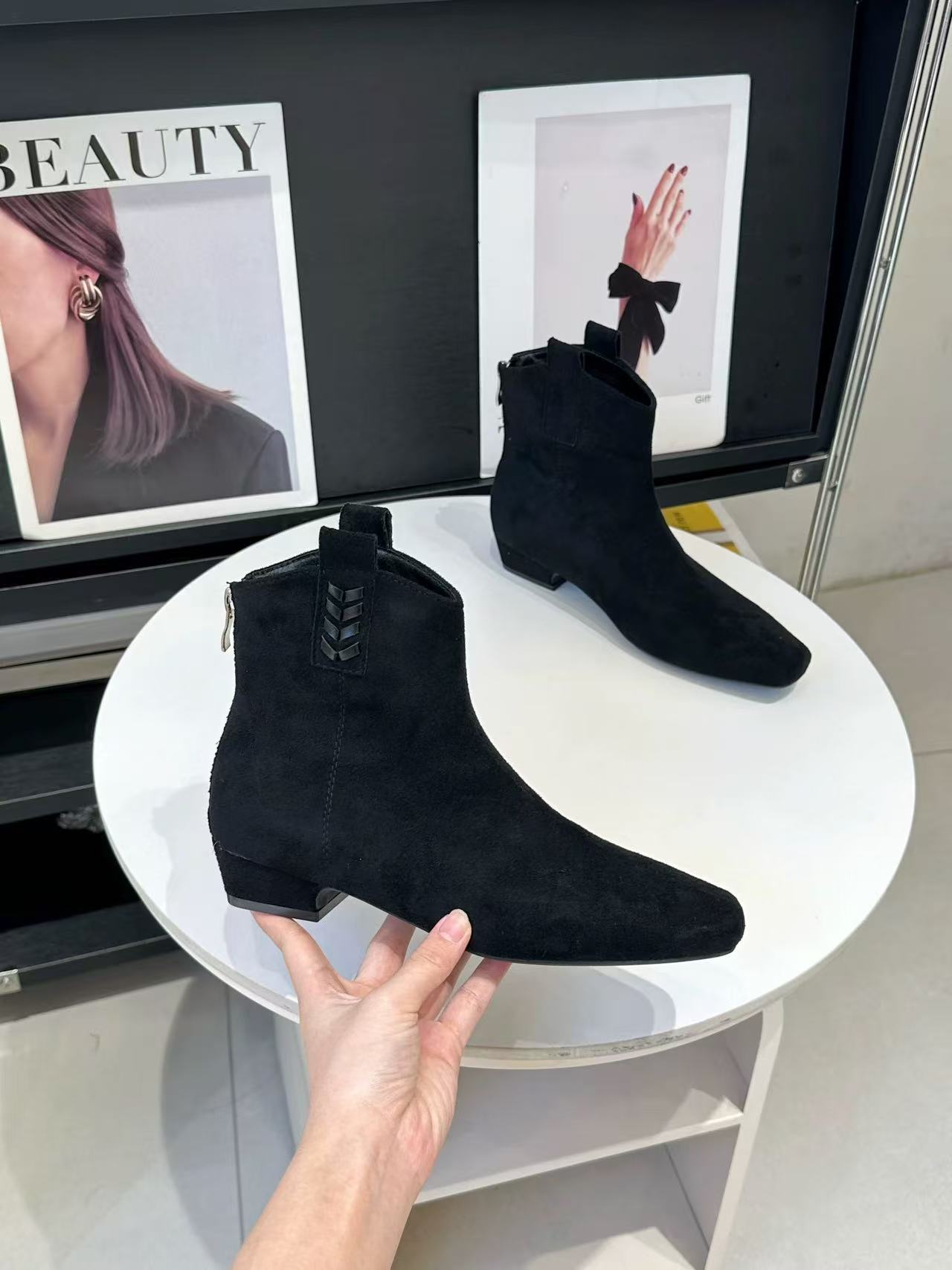 25693欧洲站复古时尚气质韩版瘦瘦靴百搭时尚时装靴