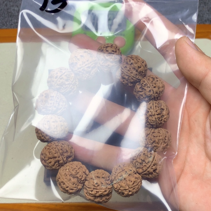吊坠金刚菩提平13。       
