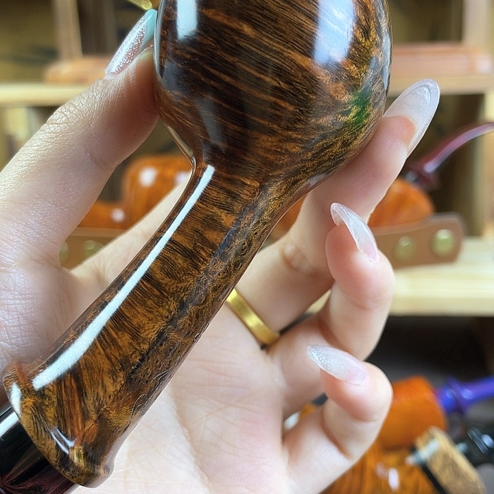 自由式中长橡果斗。  