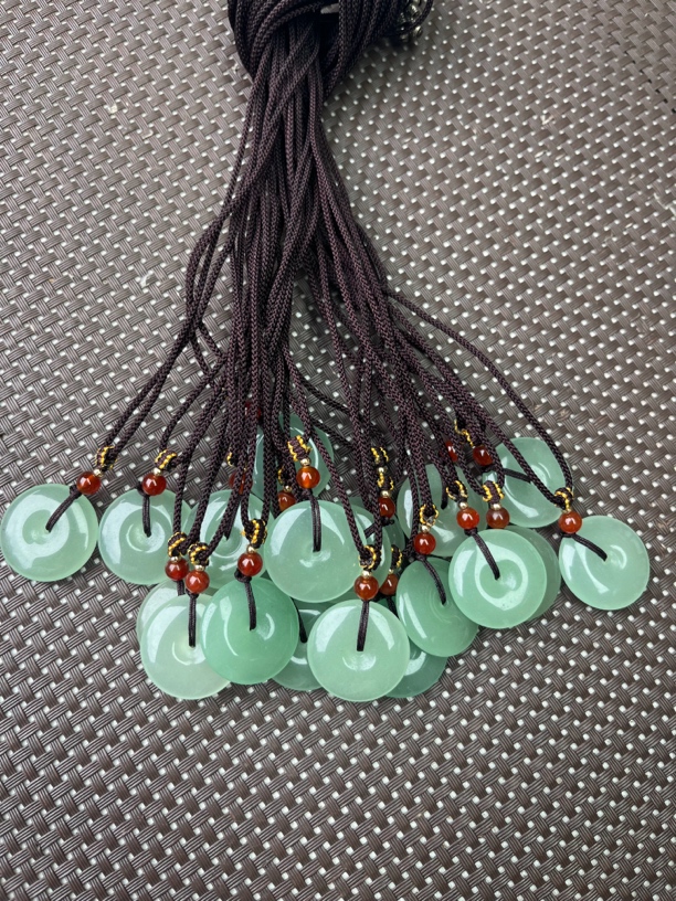 东陵玉冰料苹果绿平安玉钱发一个直径26mm（福利款无证书支持复检）