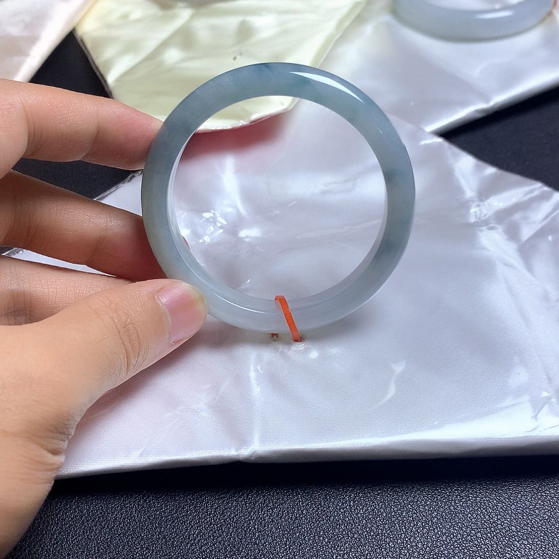 翡翠手镯未镶嵌翡翠56