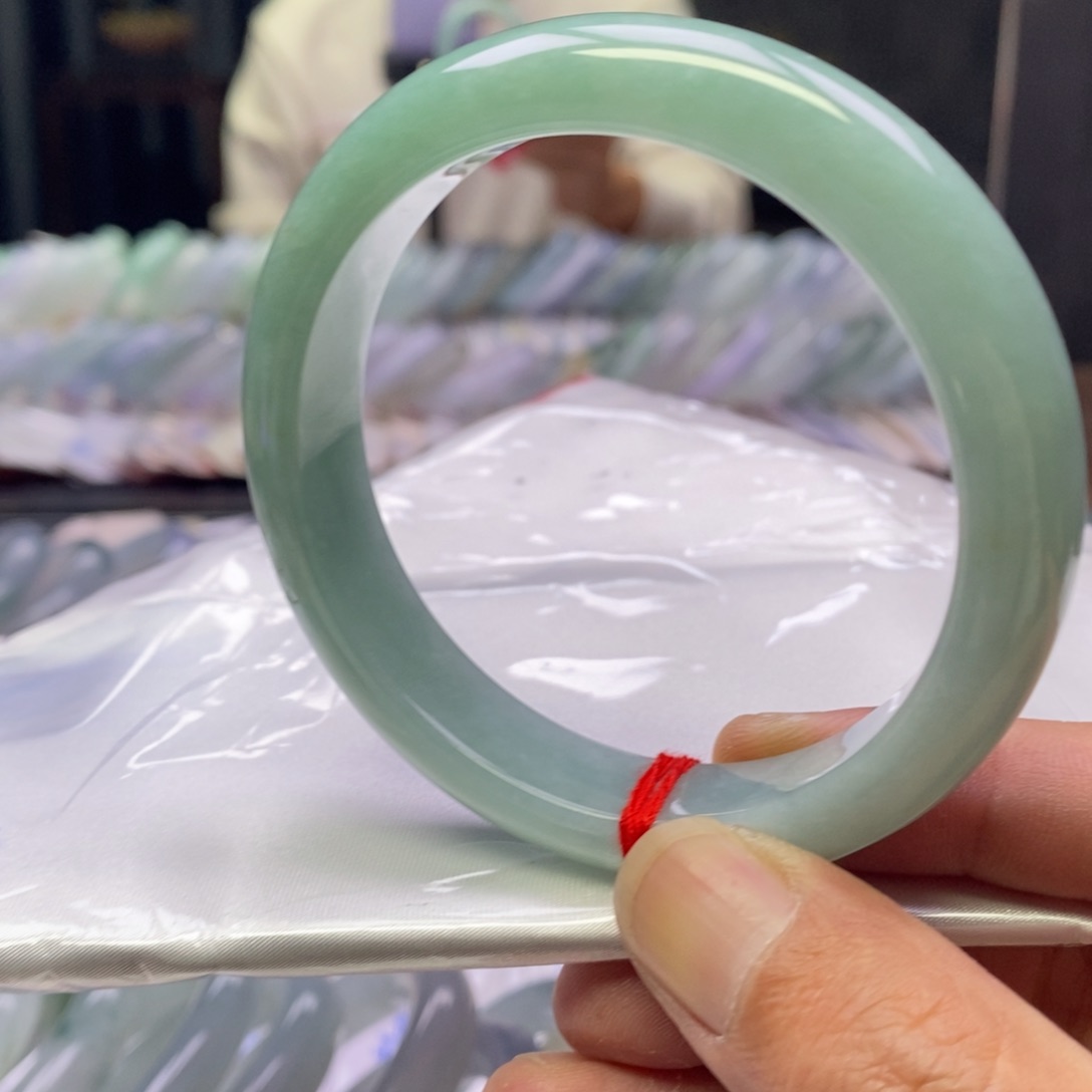 翡翠手镯未镶嵌纯天然缅甸翡翠手镯