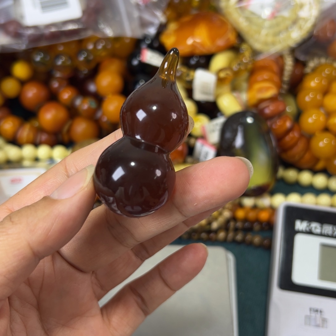 未镶嵌琥珀珠宝奇石290