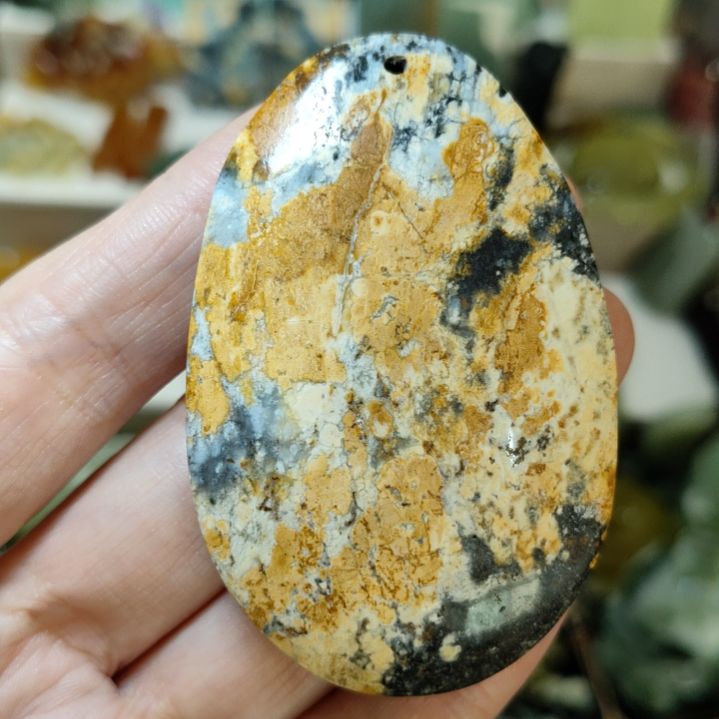 岫玉未镶嵌微瑕挂坠