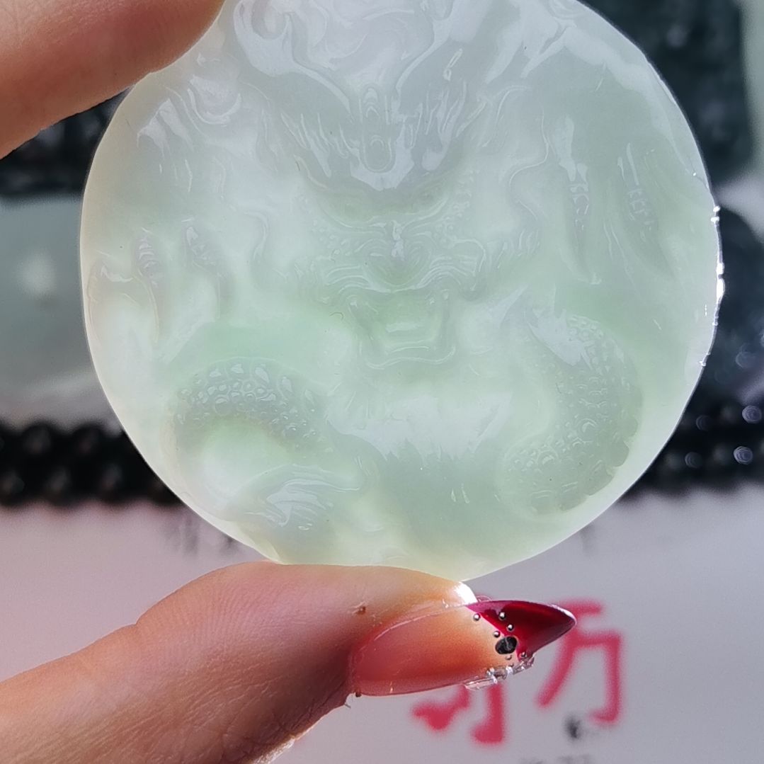 翡翠颈饰未镶嵌天然的A货翡翠多样性发货