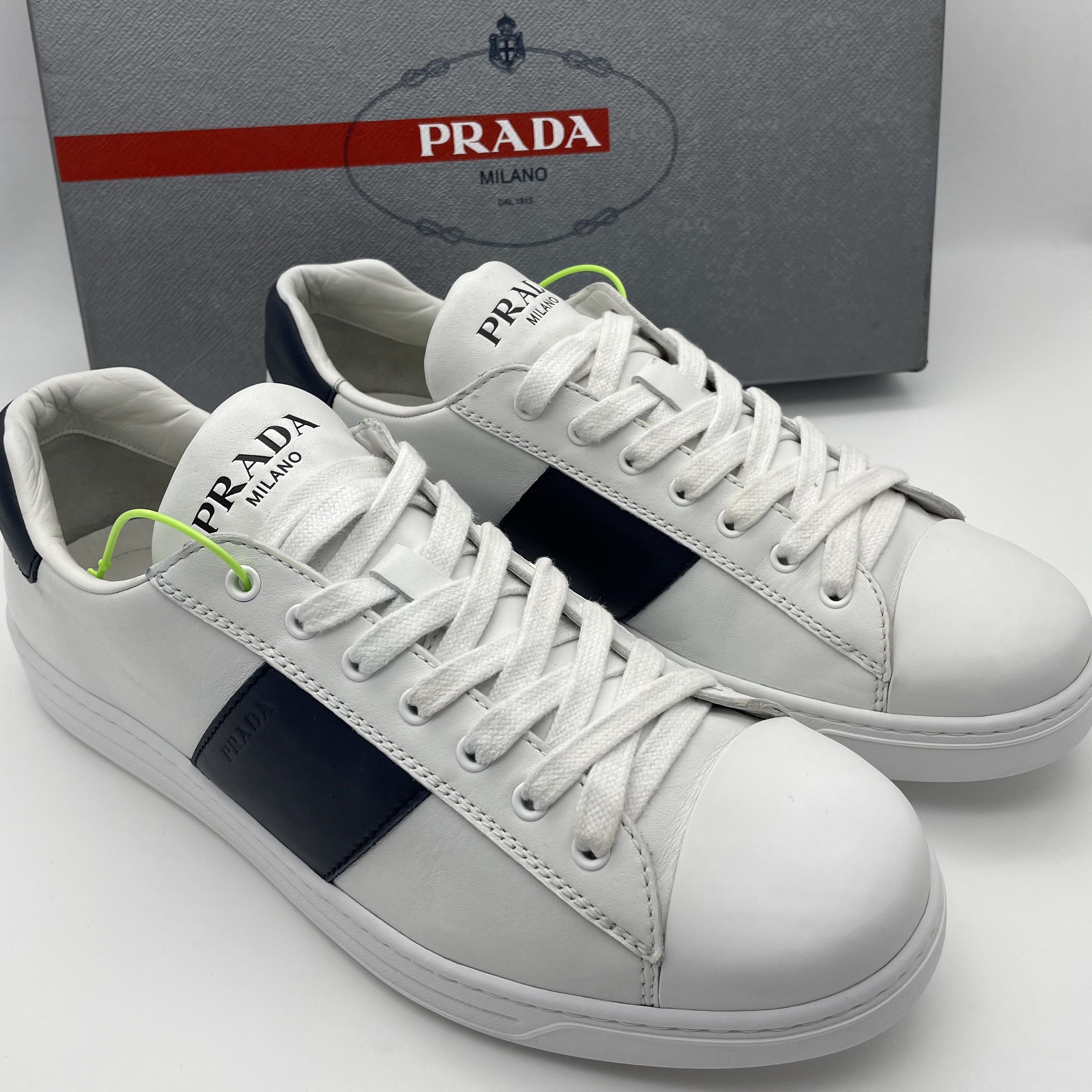 95新 Prada/普拉达 43欧码/经典白色皮面拼接侧标休闲时尚板鞋