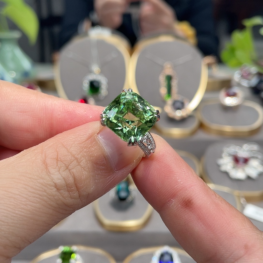 碧玺戒指18K金镶嵌12.09ct