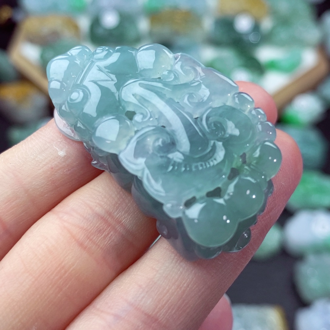 翡翠颈饰未镶嵌天然