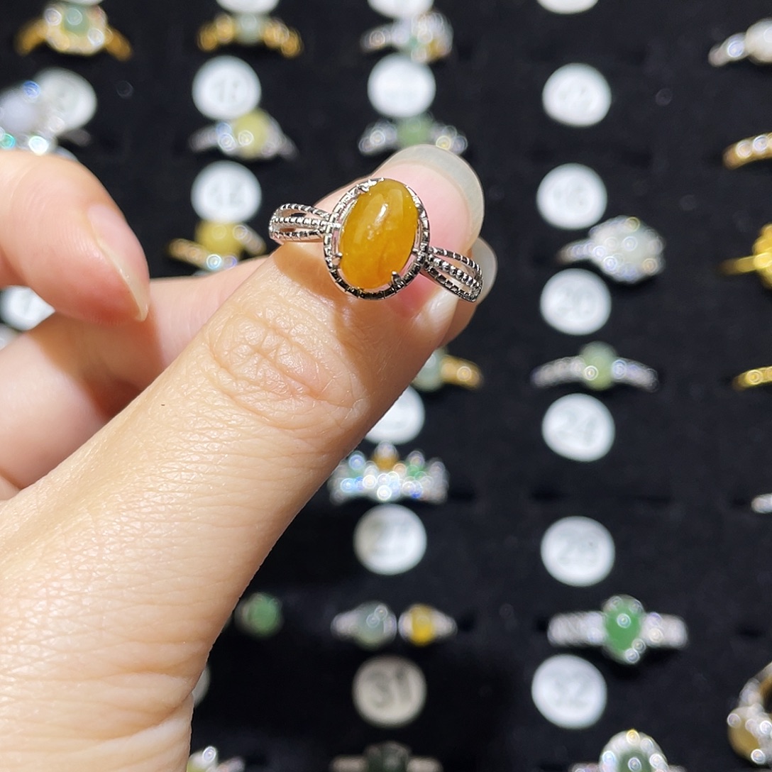 ঞ****翡翠未镶嵌戒指戒指