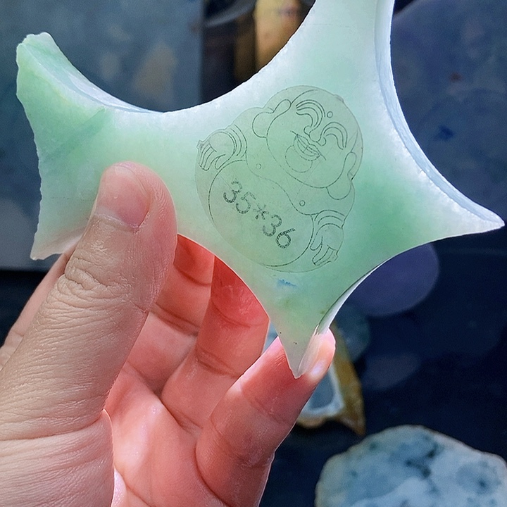 翡翠未镶嵌颈饰毛料21