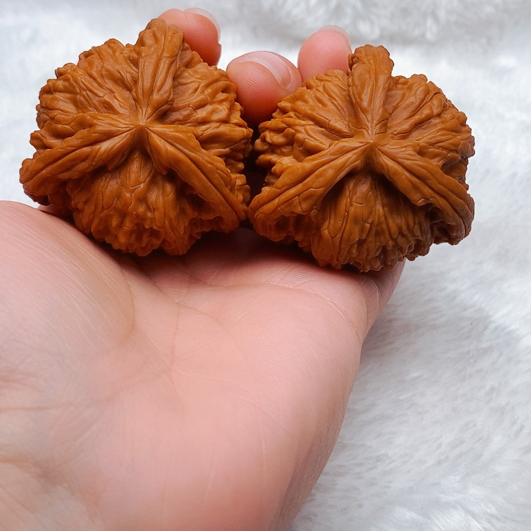 范***铺吊坠文玩核桃三棱