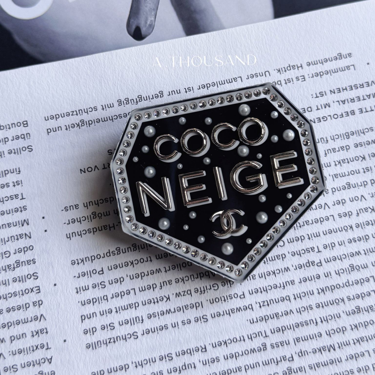 95新 Chanel/香奈儿 18B黑色亚克力coco neige胸针-10191485
