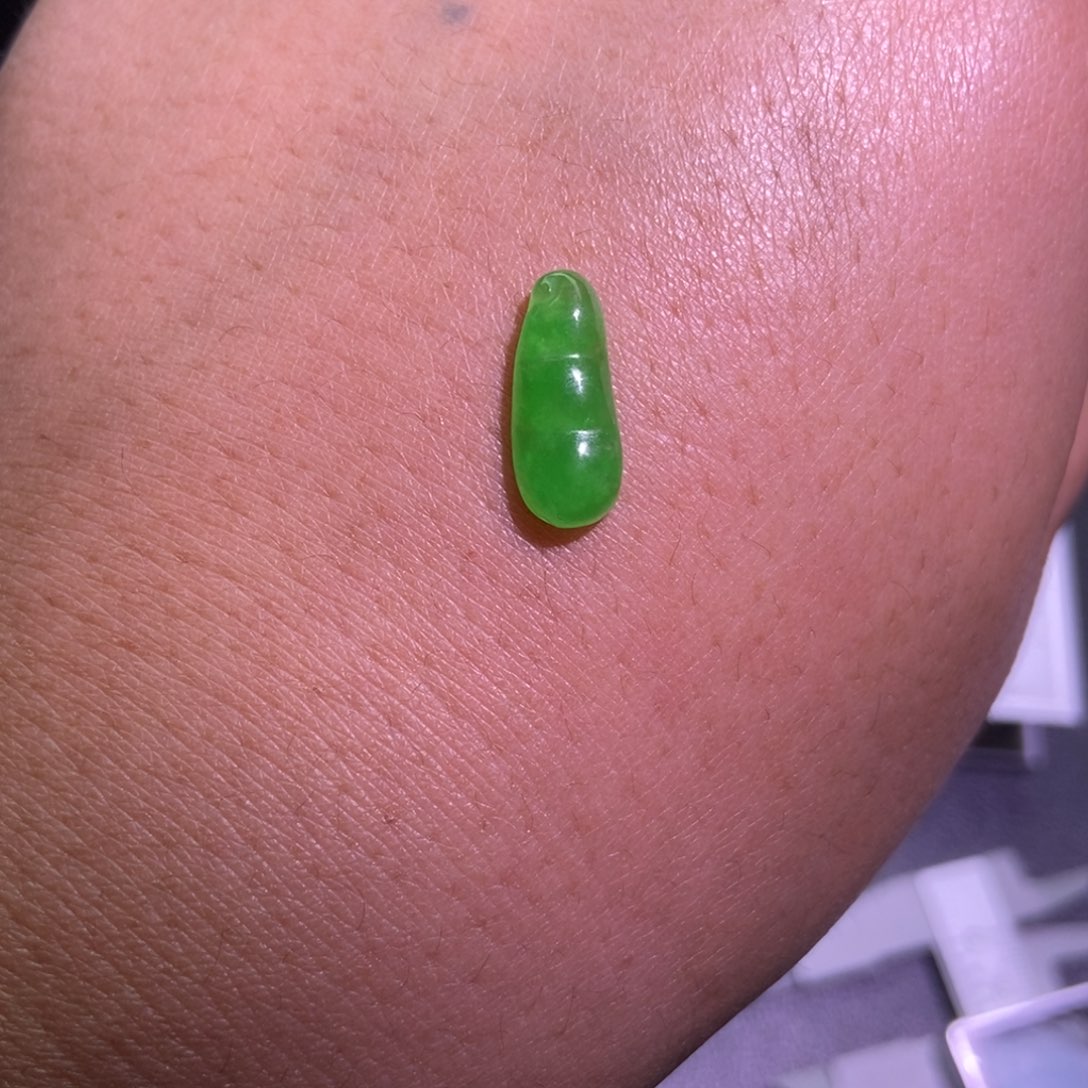 翡翠未镶嵌颈饰吊坠