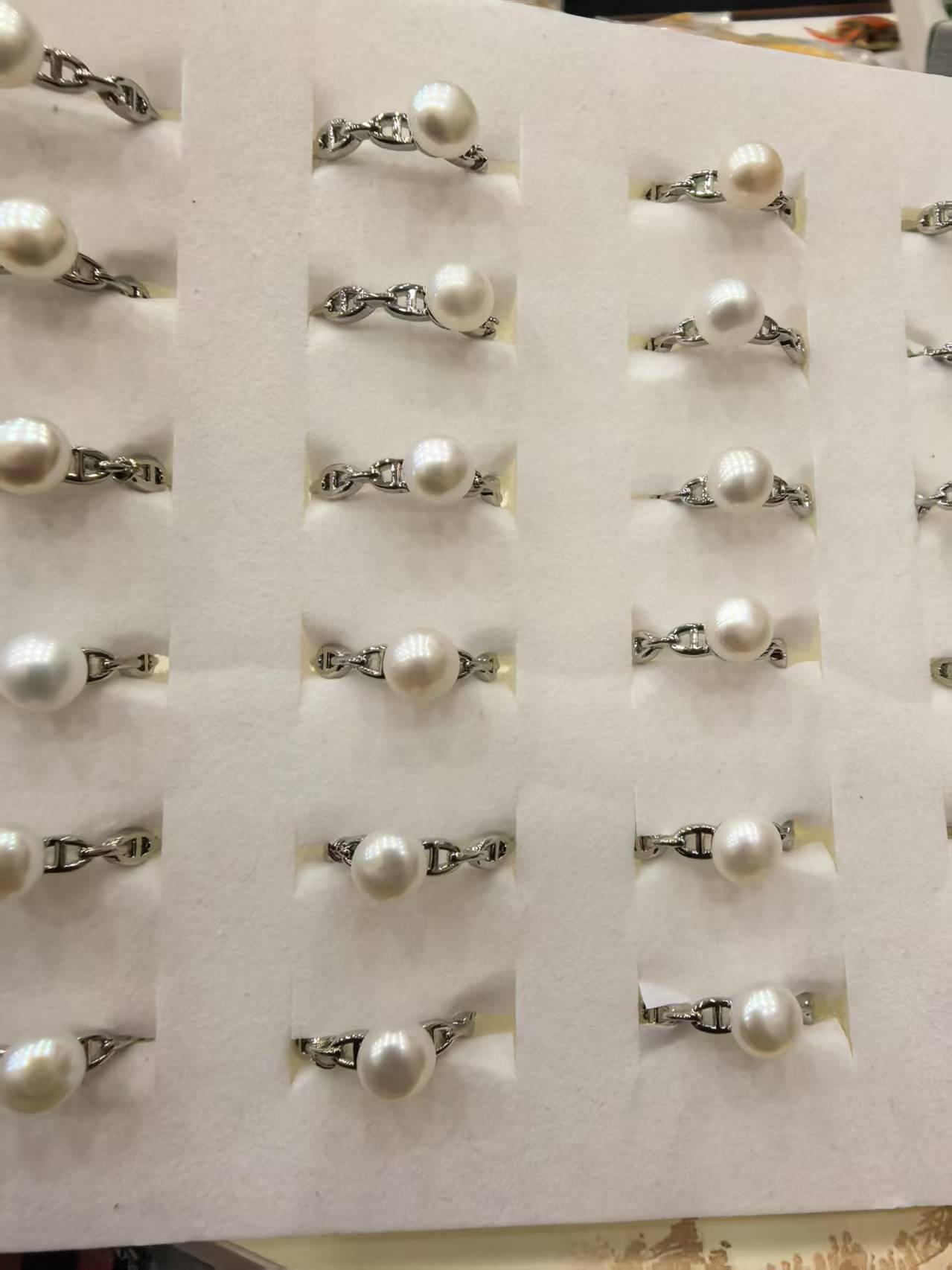 合金珍珠戒指（随机发）