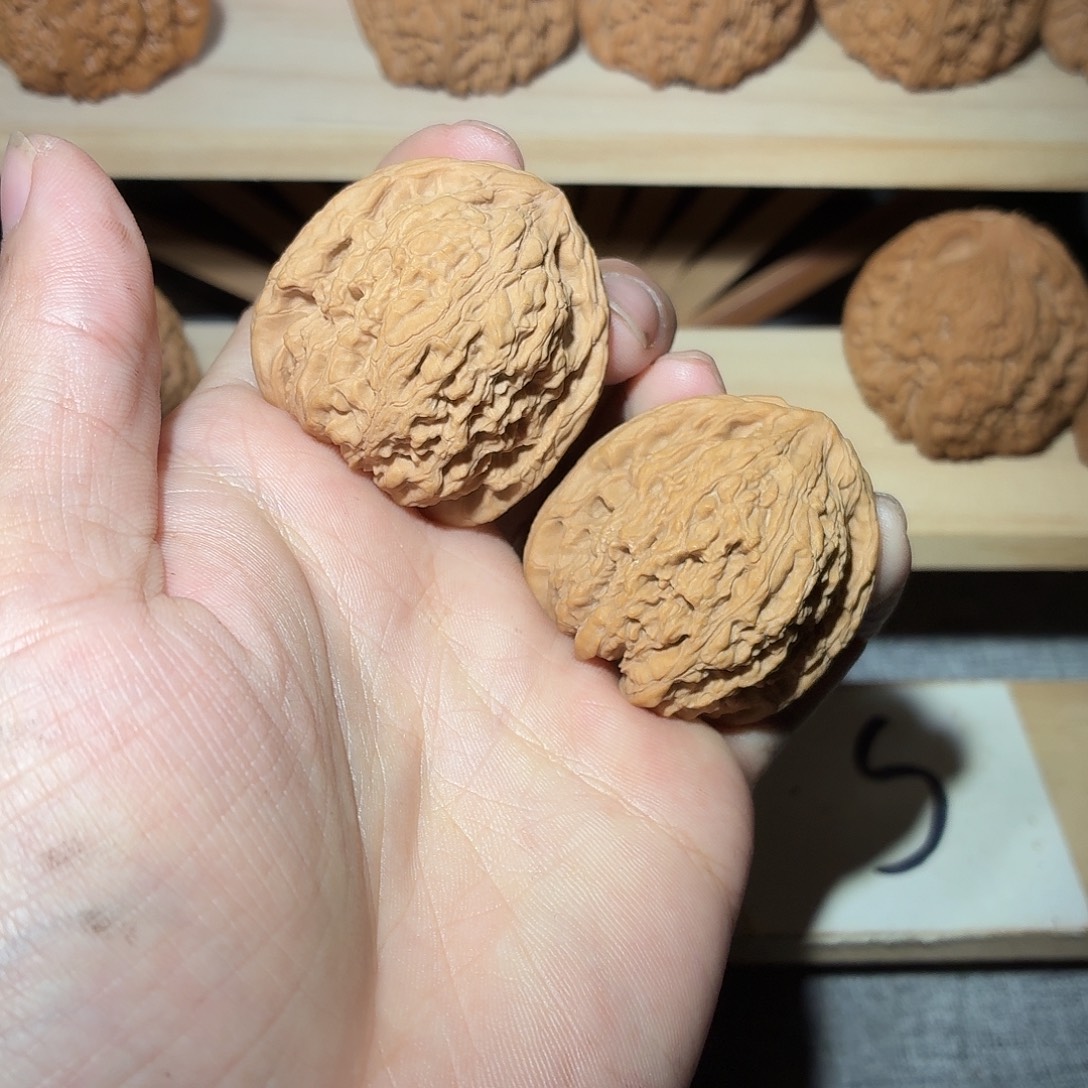 大***米吊坠文玩核桃200，