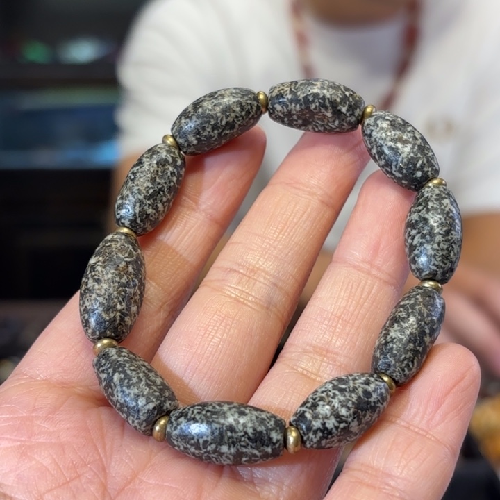 琉璃颈饰琉璃单珠