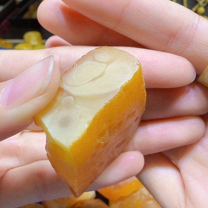 定制琥珀未镶嵌蜜蜡