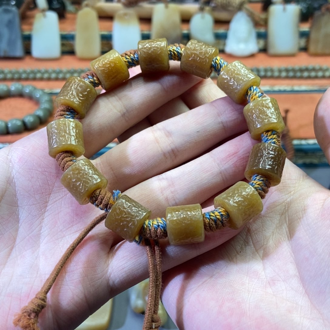 和田玉颈饰未镶嵌