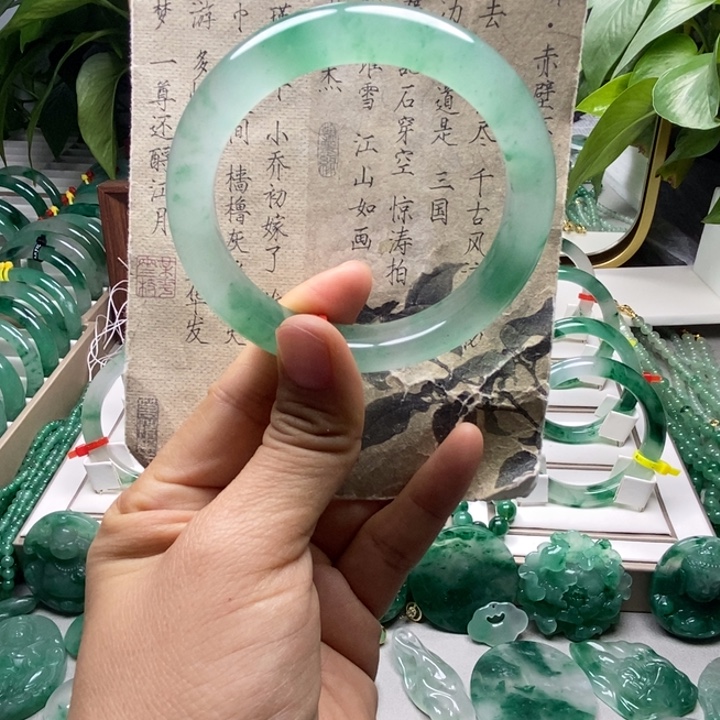 石英质玉未镶嵌手镯