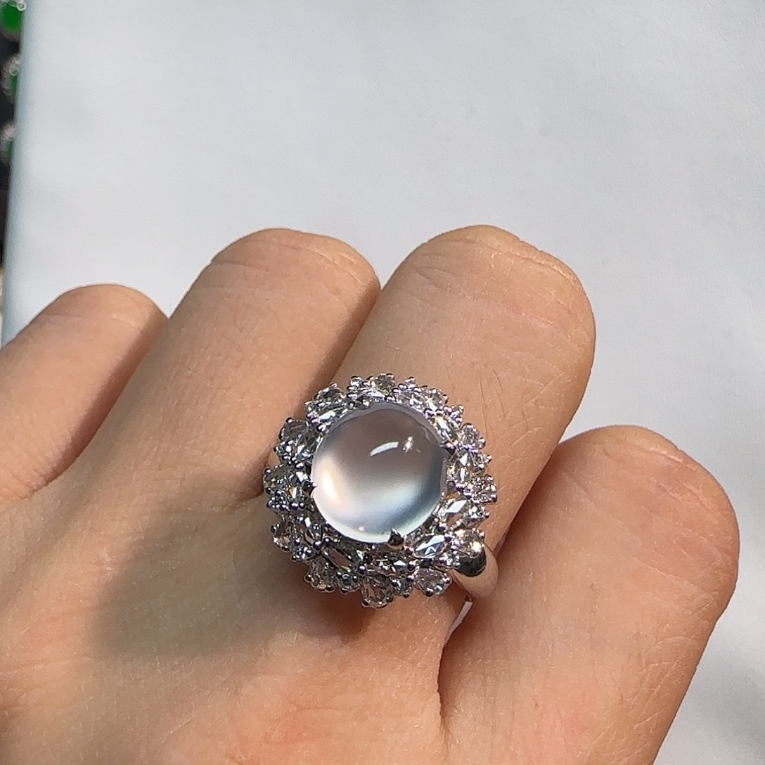 小****翡翠18K金镶嵌戒指蛋面