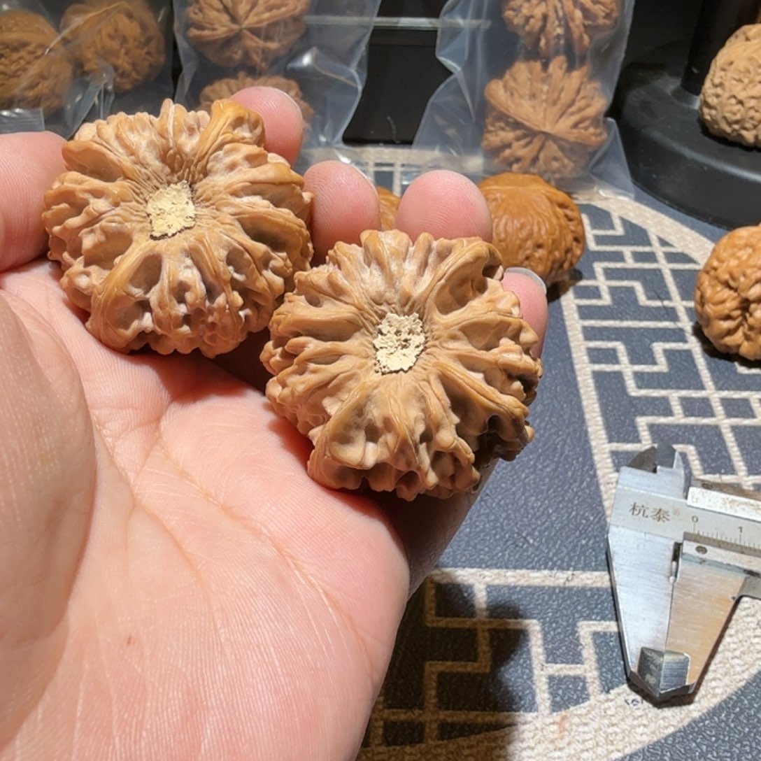 文玩核桃把件王**.龙门涧