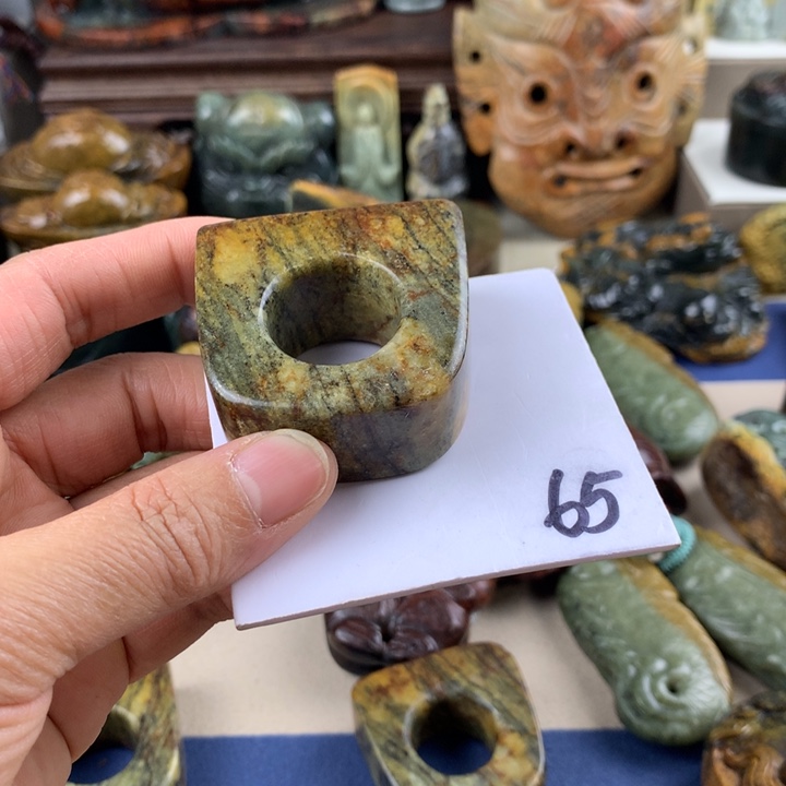 岫岩河磨玉（透闪石质玉）扳指未镶嵌祥*