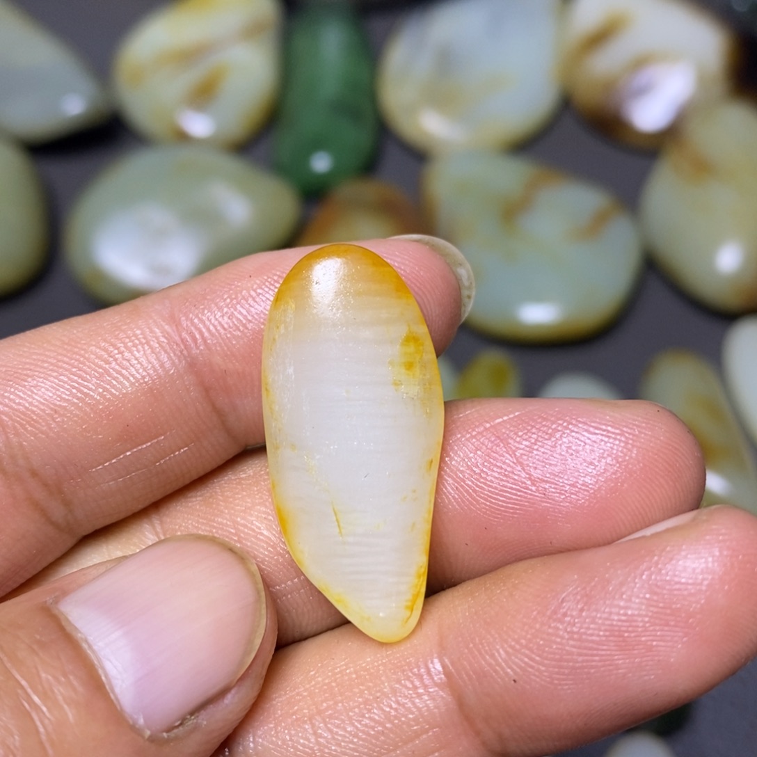 和田玉（糖玉）未镶嵌挂件