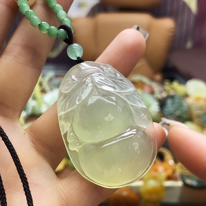 蛇纹石玉未镶嵌挂件