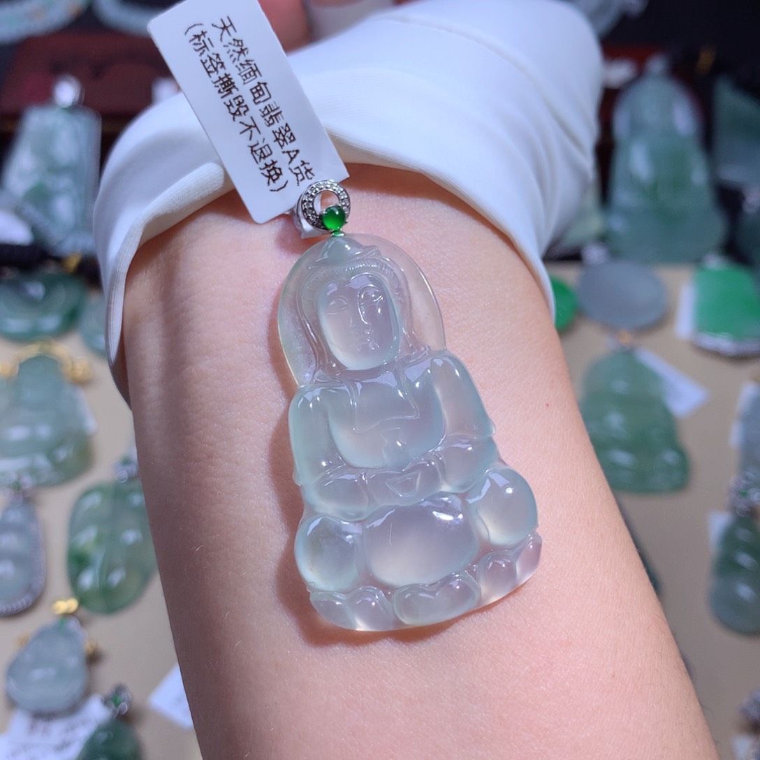 翡翠颈饰18K金镶嵌观音