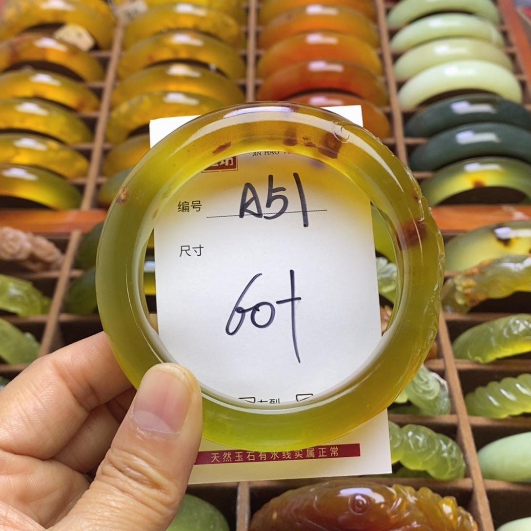 吉***喵蛇纹石玉未镶嵌手镯