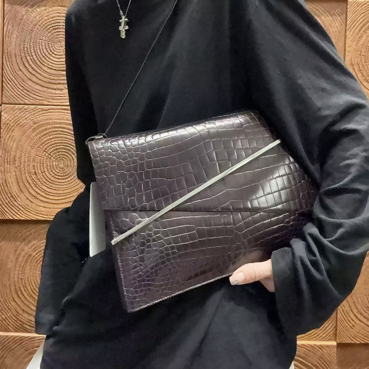 95新 GUCCI/古驰 【蕾】1NB024 棕色压鳄腋下包