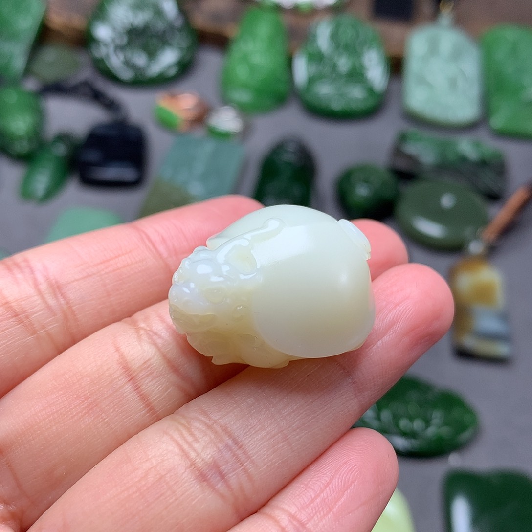 和田玉颈饰未镶嵌心****8